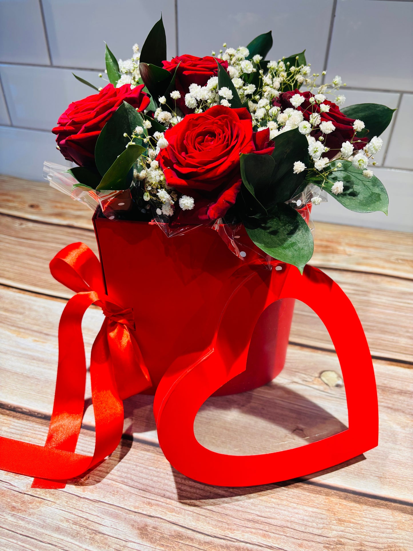 Valentine's 'Oh so pretty' heart shaped gift box